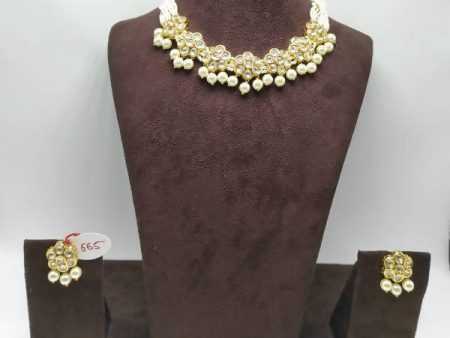 Khavi Arts Enamel Studded Pearl Choker-White Supply